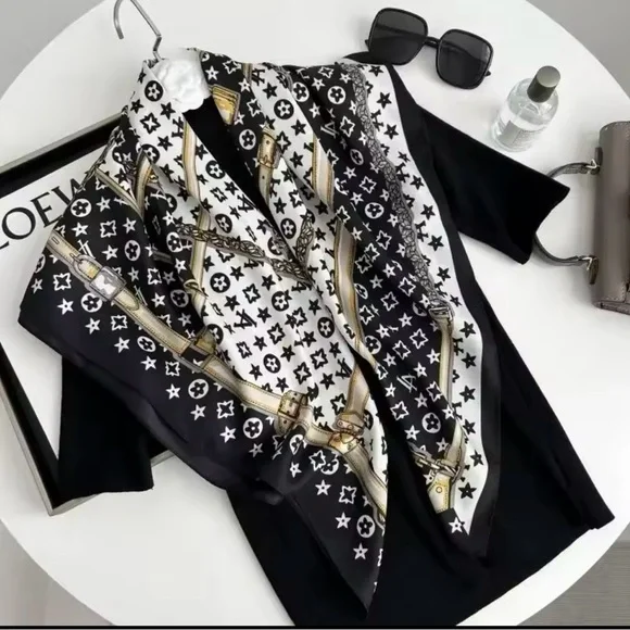 Fashion Scarf - Picture 3 of 4